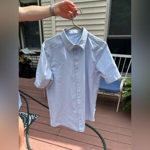 Lululemon Men’s New Venture Short-Sleeve Slim Fit Button Down (Blue Linen)